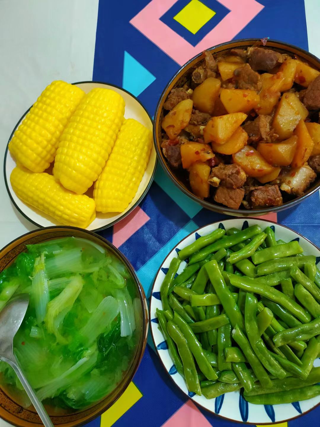 到饭点了，开始干饭！今天两菜一汤，圈友们今天吃什么？3852 作者:花黎 帖子ID:106292 开始,干饭,今天,今天吃什么,什么