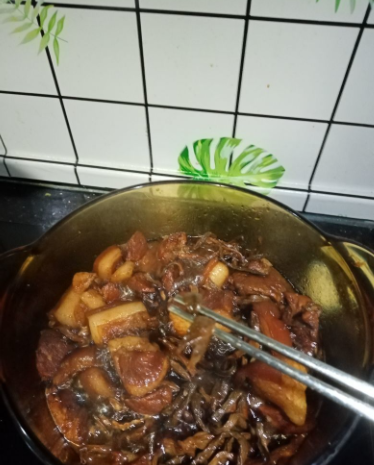 豆角干红烧肉，你喜欢吗？小火烧了二十多分钟又焐了十分钟1068 作者:夜的第七章 帖子ID:107703 豆角,红烧肉,喜欢,喜欢吗,分钟