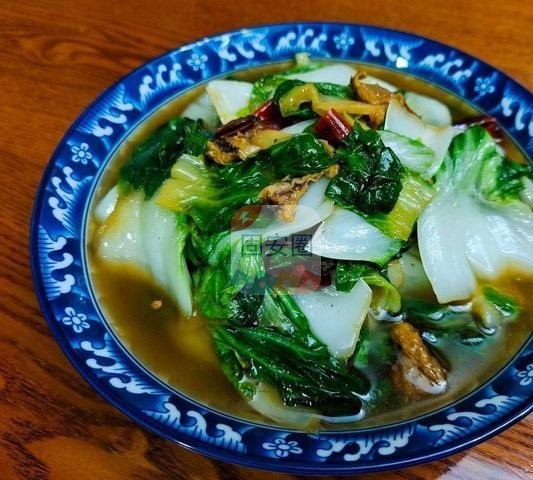 油渣撒上孜然和盐，干吃味儿棒！汇报完毕开始用餐！7562 作者:井晓柒 帖子ID:155770 