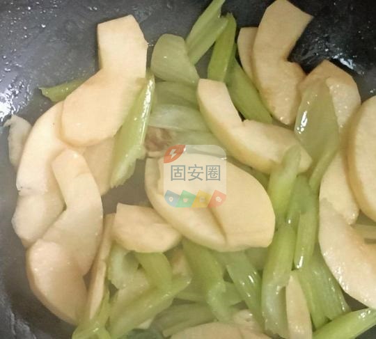 苹果炒素芹，一道色相好味道也不错的素食658 作者:金声水起 帖子ID:174049 苹果,素芹,一道,不错,素食