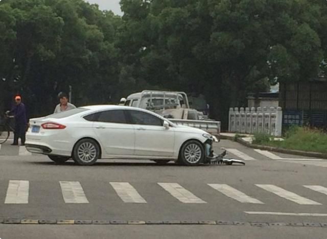 私家车撞上自行车，看不起对方想500私了，自行车主4127 作者:小飞 帖子ID:72873 私家车,撞上,自行车,看不起,对方