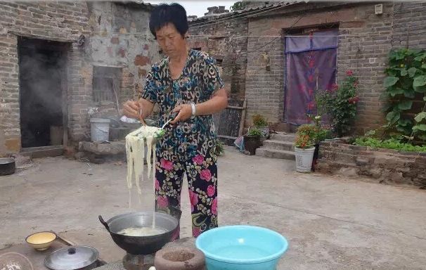 一组河北人夏天吃饭的老照片！刷爆朋友圈2151 作者:峰华花园 帖子ID:105628 河北,夏天,吃饭,老照片,朋友