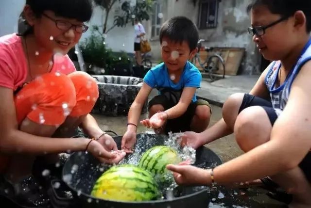 一组河北人夏天吃饭的老照片！刷爆朋友圈6872 作者:峰华花园 帖子ID:105628 河北,夏天,吃饭,老照片,朋友