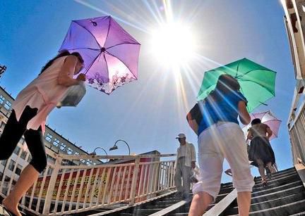 北京今天最高气温34℃，体感闷热，西部北部有雷阵雨2250 作者:峰华花园 帖子ID:105922 