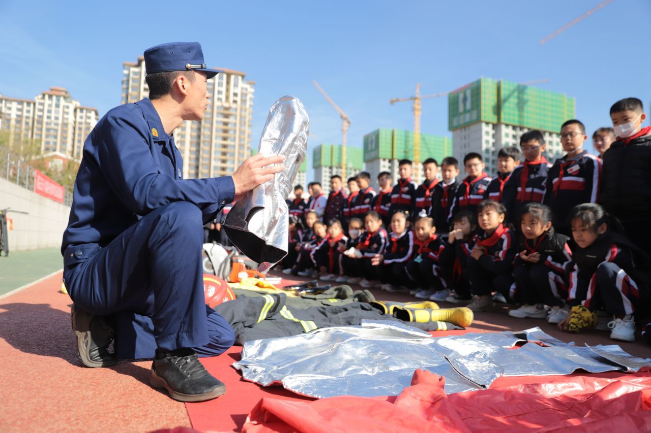 固安县消防救援大队走进学校开展消防应急疏散演练7753 作者:平衡车 帖子ID:260931 119消防宣传月,消防宣传,宣传,消防,消防救援